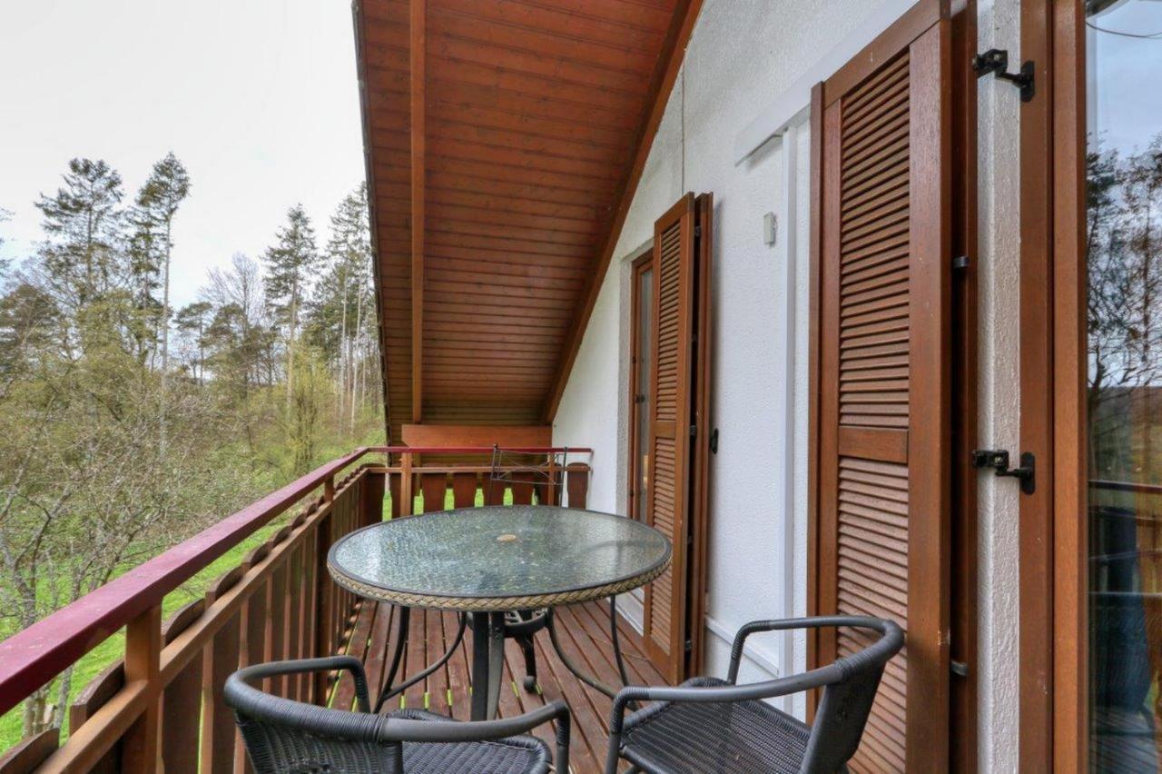 Seepark Kirchheim Ferienhaus Bei Zeta Mit Sauna Extérieur photo