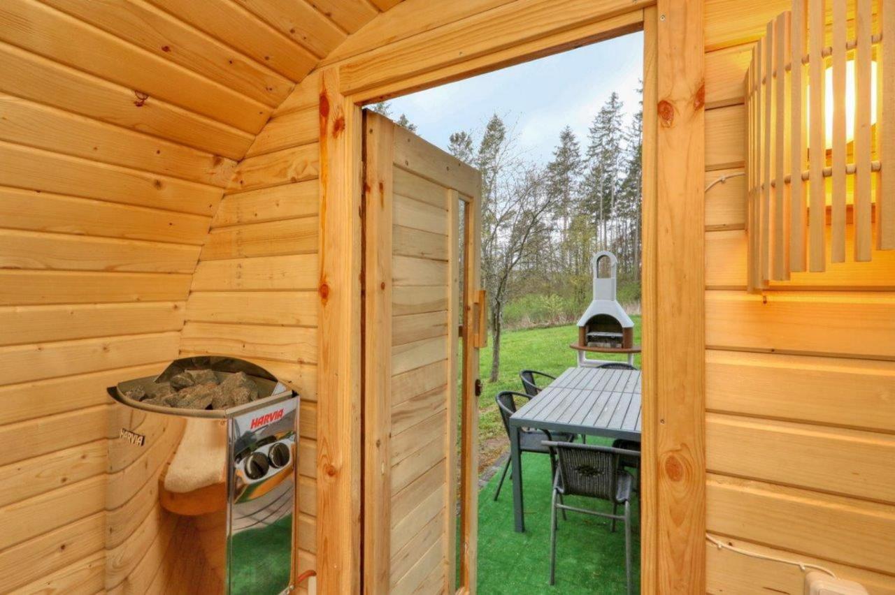 Seepark Kirchheim Ferienhaus Bei Zeta Mit Sauna Extérieur photo