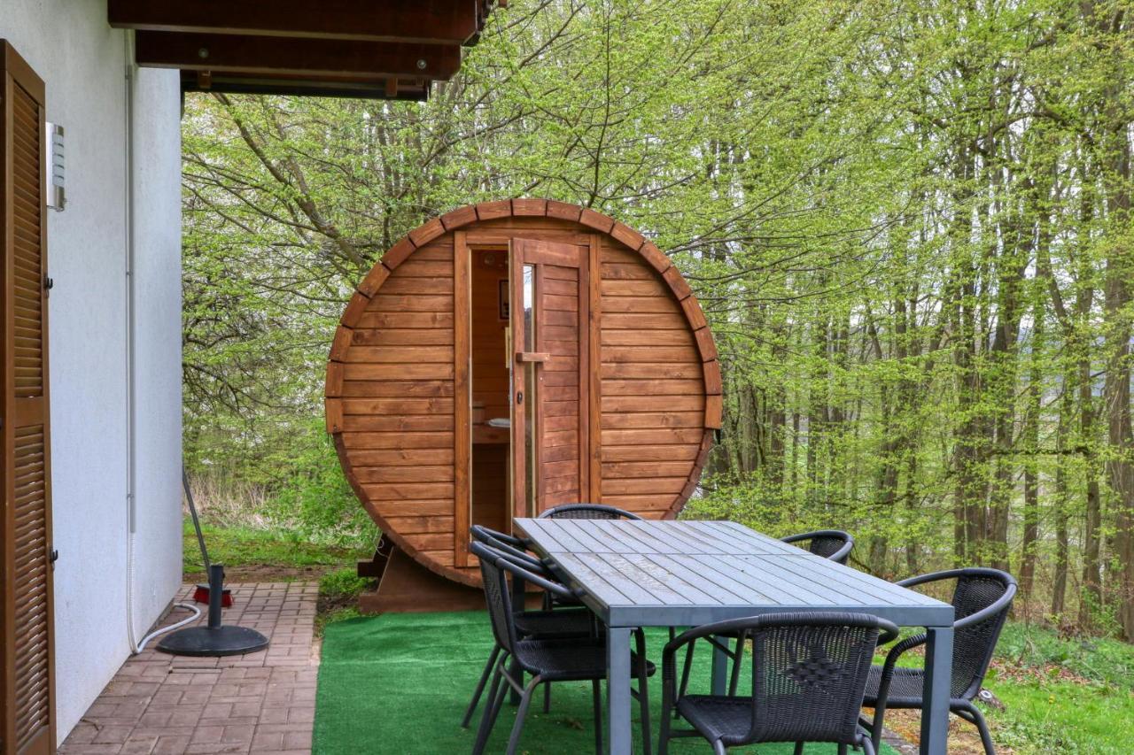 Seepark Kirchheim Ferienhaus Bei Zeta Mit Sauna Extérieur photo